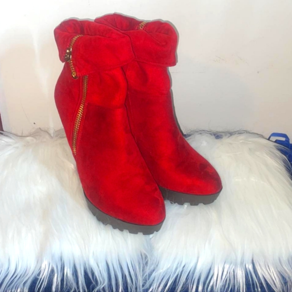 Wild Diva Faux Suede Deep Red 8.5 Platform Booties